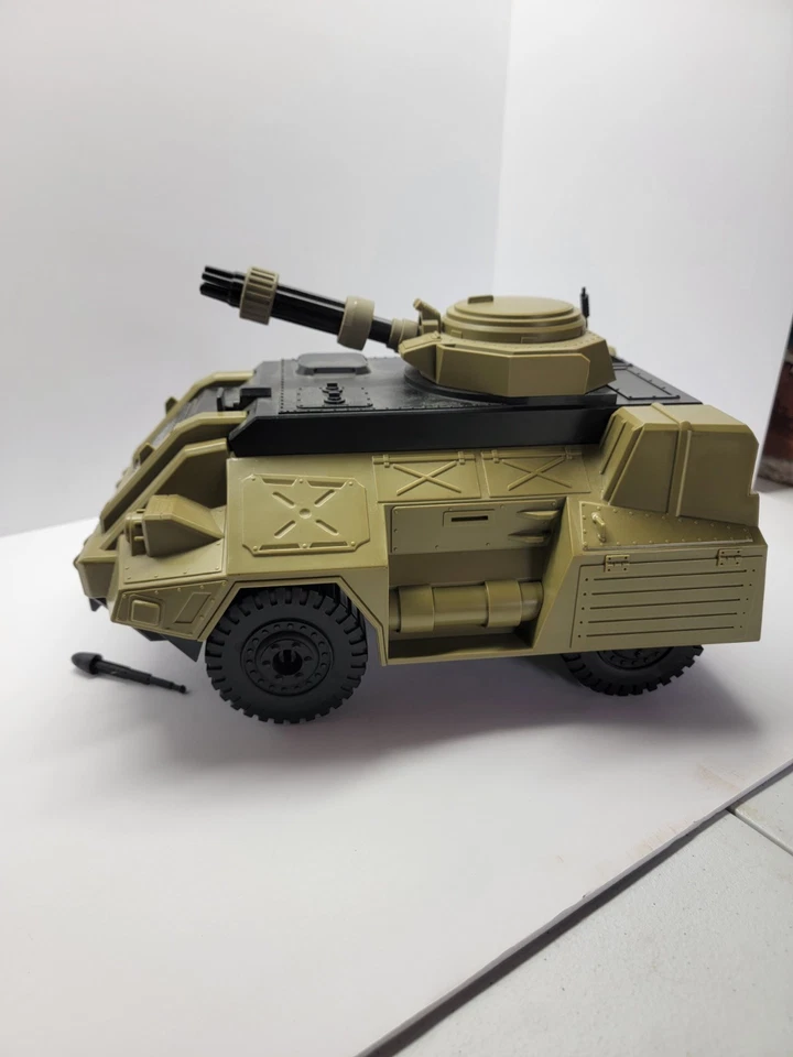 Tanque del ejército G.I.Joe 2003 con 1 figura usado pero súper bonito Foto 4 de 4