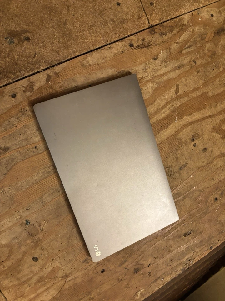 "Laptop 15"" ultraligera LG gram 15Z970 i5 7ª generación, 8 GB de RAM, tal cual, alimentación, LCD defectuosa" Foto 2 de 4