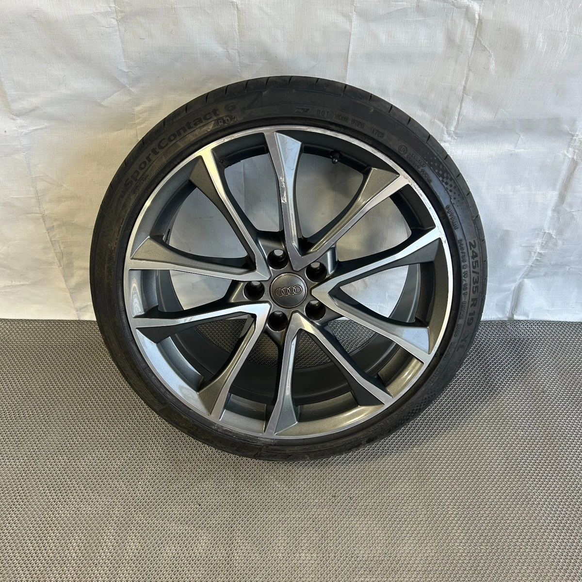 美品 アウディA4（B9）純正　205/60R16 アウディ A4 パーツ情報 アウディA4（B9）純正16インチ入庫です