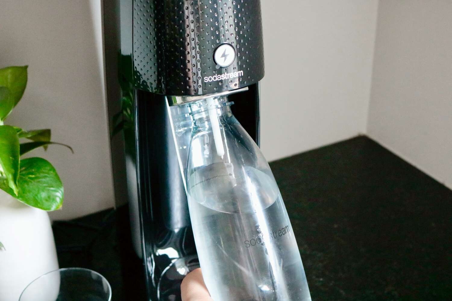 SodaStream Fizzi Soda Maker Starter Pack - Black (no bottle or CO2 cylinder)