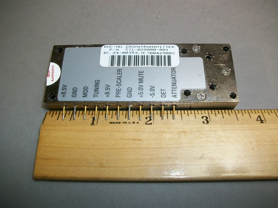 DMC-NW 28 GHz Transmitter 371-028000-001 Foto 2 de 4