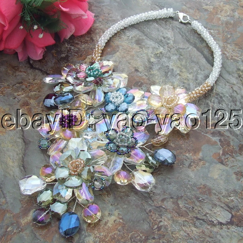 Collar distintivo de flores de cristal multicapa de 20" Foto 3 de 4