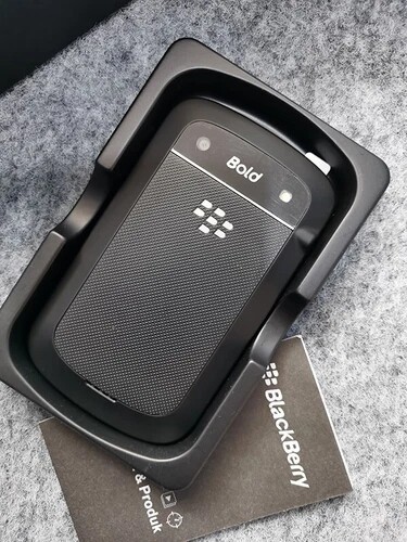 BlackBerry Bold 9900 - 8GB - Black (Unlocked) Smartphone for sale