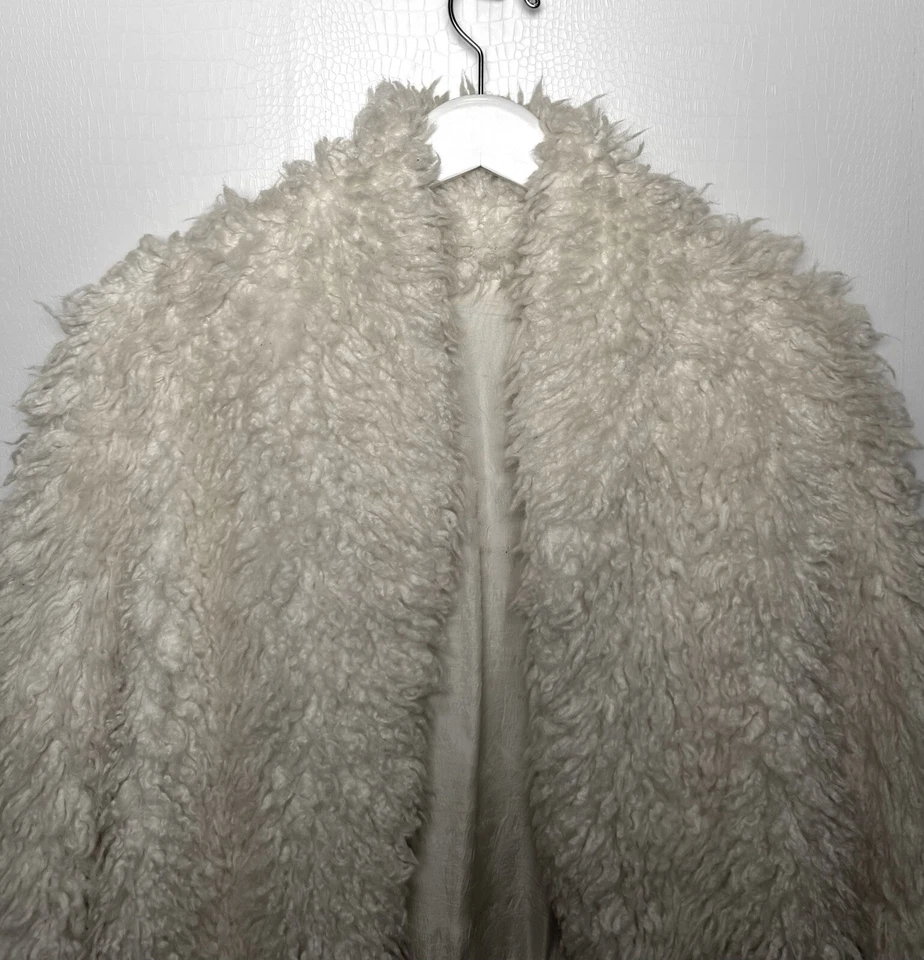 Jaqueta de pele de cordeiro vintage dos anos 70 feminina S felpuda cropped casaco marfim outono boho mod - Imagem 4 de 4
