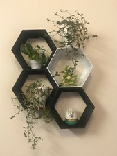 Hexagon Shelf - 4 pc 1 White 3 Black mixed