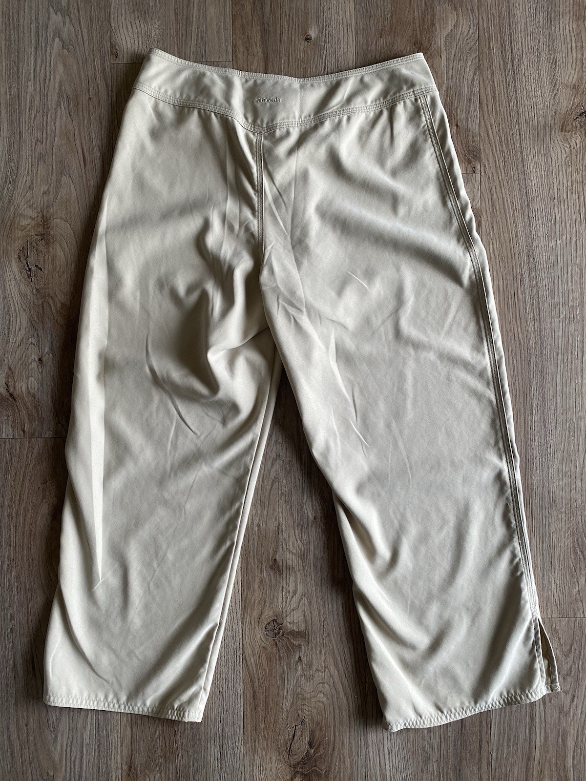 PATAGONIA Womens Pataloha Capri Pants Beige Hike Beach Walk Size 4 thumbnail 3
