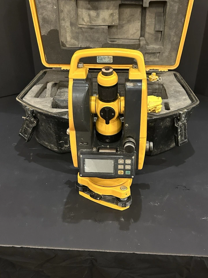 CST Berger Digital Transit Theodolite Modelo DGT10 con Estuche de Viaje de Almacenamiento Foto 4 de 4