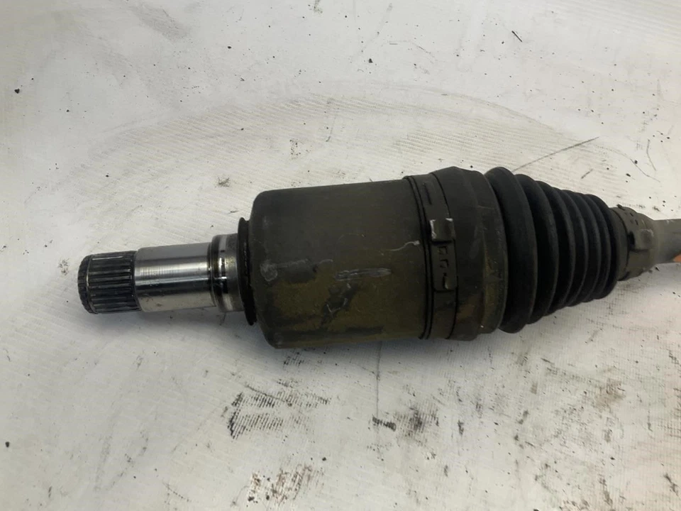 08-14 Mercedes-Benz C300 3,5 L AT AWD eje delantero derecho P Foto 3 de 4