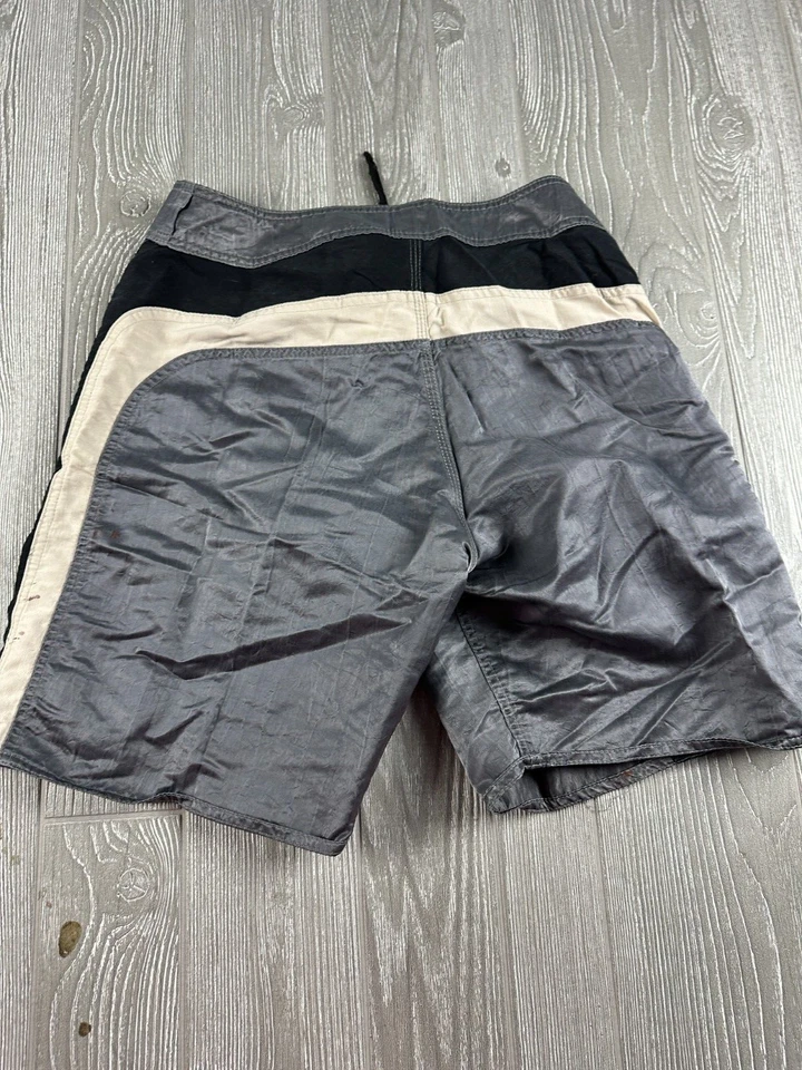 Bañador corto Quiksilver gris negro plateado para hombre Y2 Foto 3 de 4