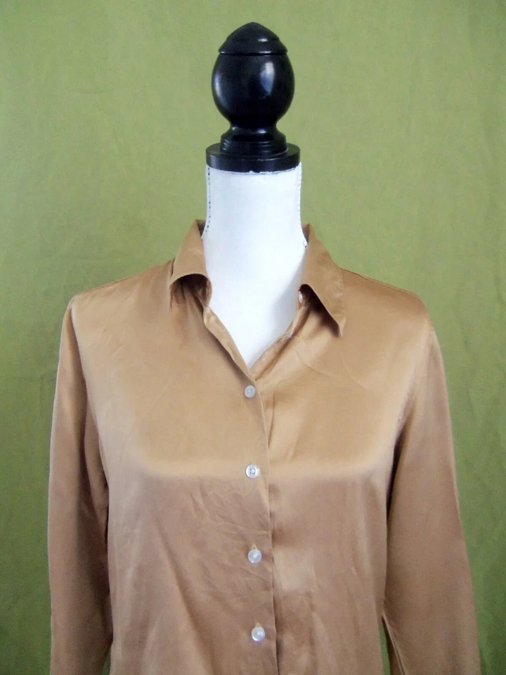 Blusa vintage de seda dorada años 90/00. Talla mediana. The Limited brand Foto 2 de 4