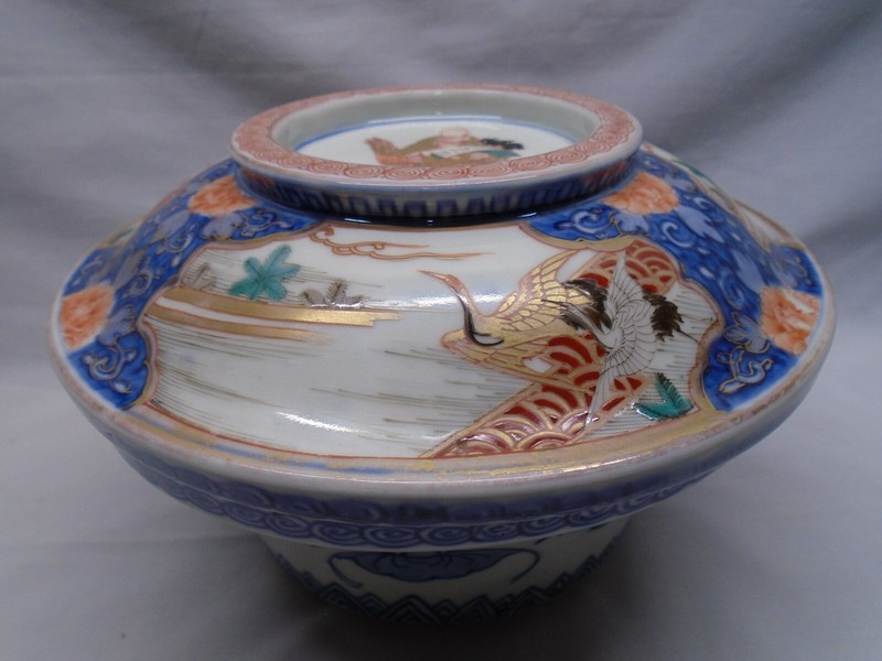 Large Early 19th c Japanese Imari Covered Bowl