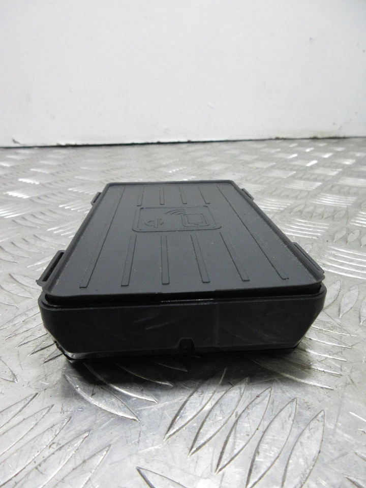 2019 SEAT ARONA ANTENNA WIRELESS CHARGING MODULE 81A035502/ 0117M17 *1023 - Image 3 of 4