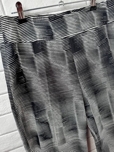 Akris Punto Womens High Rise Pleated Striped Cropped Pants White Black Size 4 - Picture 6 of 16