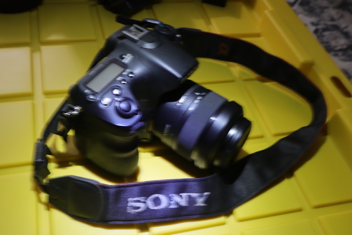 Sony Alpha a68 Digital SLR Camera Black (Kit w/ 18-55mm