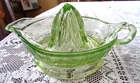 TERRIFIC VINTAGE FEDERAL GLASS UV REACTIVE VASELINE GREEN GLASS REAMER/JUICER
