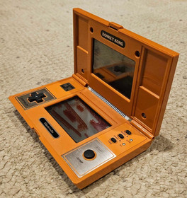 NINTENDO DONKEY KONG Game and Watch vintage electronic handheld LCD game 1982