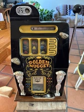 Rare 1940s GOLDEN NUGGET SLOT MACHINE 25¢ Wooden stand- Mills WORKS