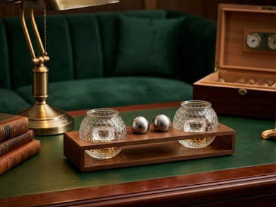 Luxury Whiskey Set - Golf Ball Chilling Stones & Premium Wooden Serving Tray
