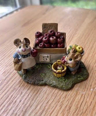 Wee Forest Folk Mouse M-187  Adam s Apple  Signed AP 1992