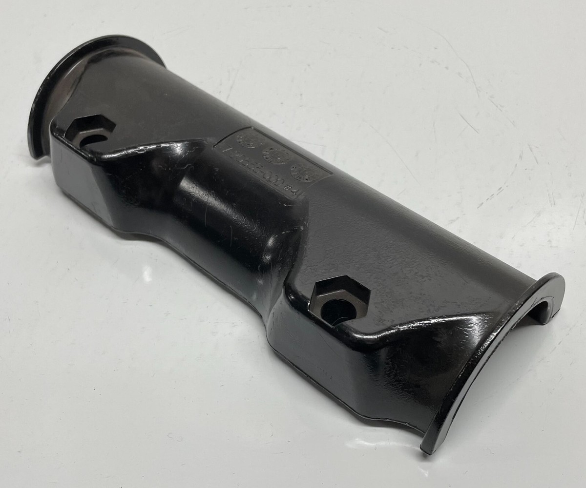 17-20555-000 Genuine Freightliner Lower Hood Pivot Carrier OEM-New