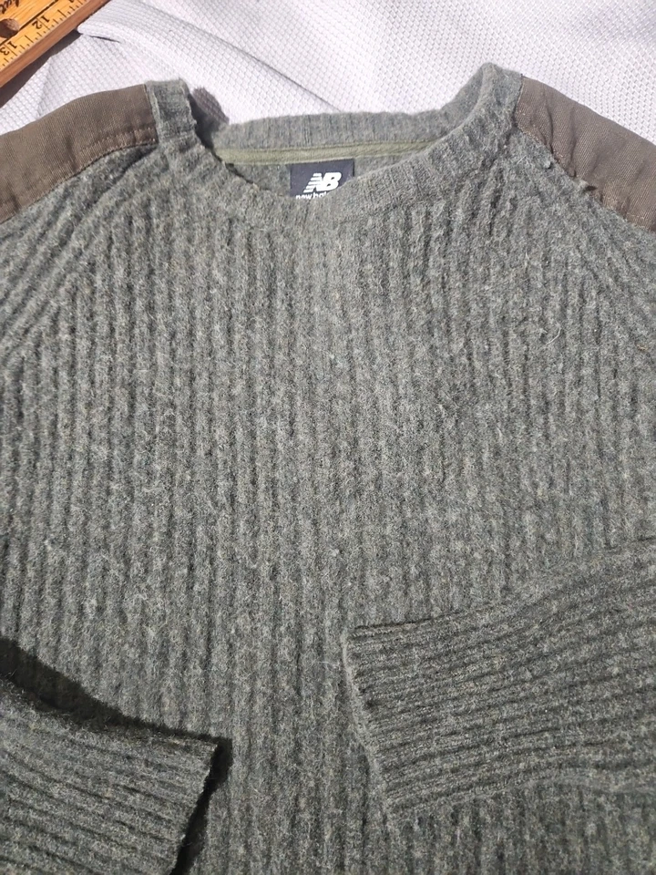 Suéter New Balance Para Hombres M Verde Commando Híbrido Reingeniería Mezcla de Lana Merino  Foto 3 de 4