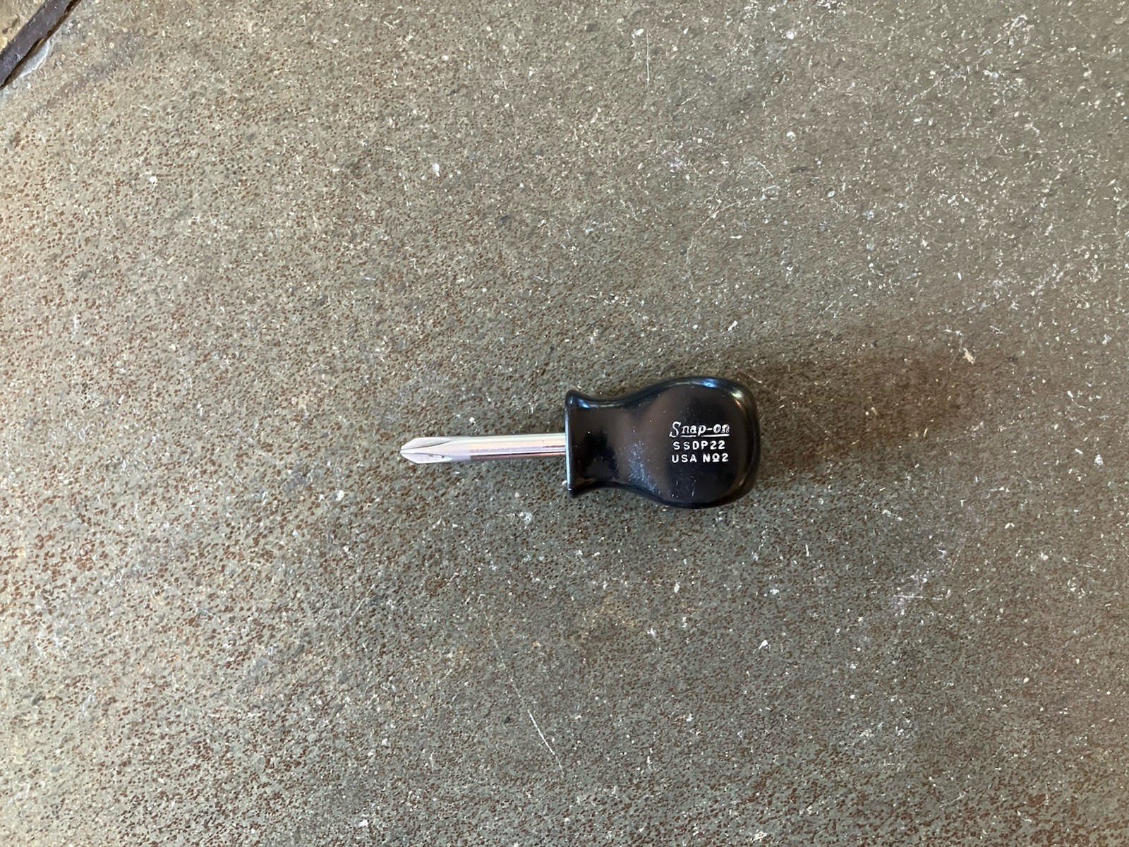 Snap-on SSDP22 Stubby Black Hard Handle Phillips Screwdriver #2 / USA