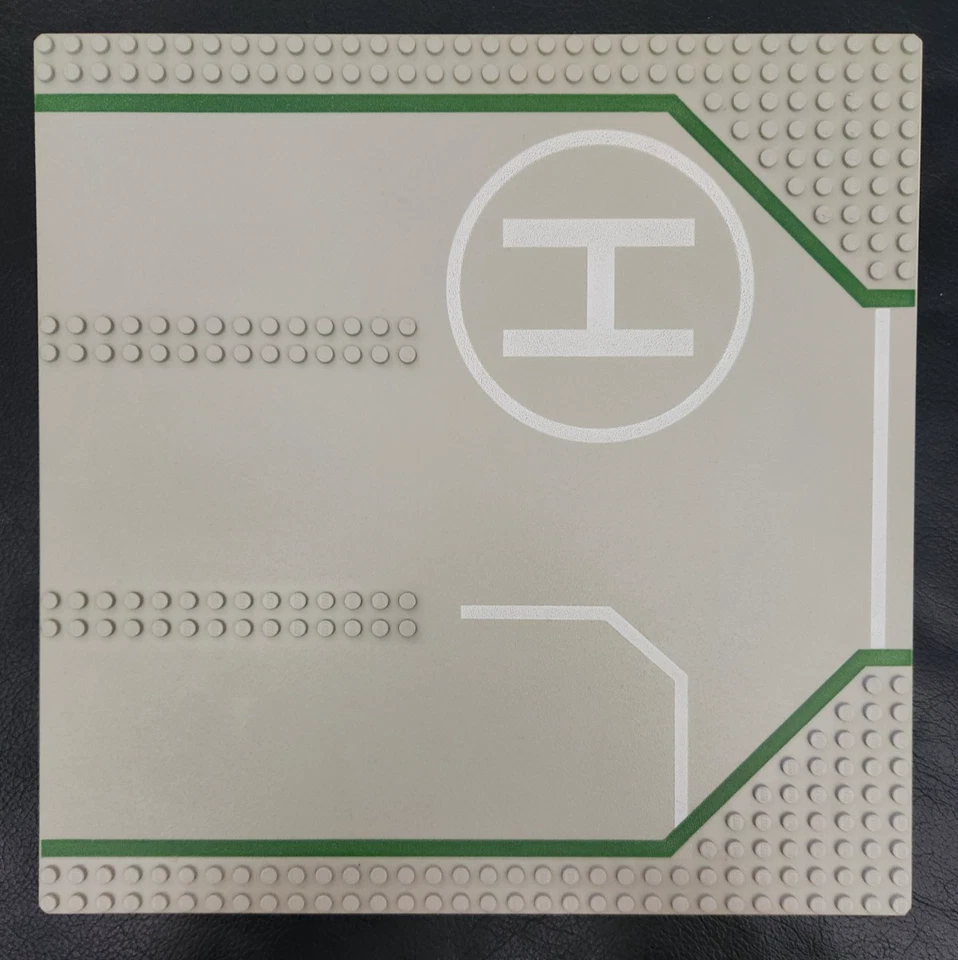 Lego Helipad Road Base Plates 32 x 32 Helicopter Vintage Light Gray Green EUC - Image 3 of 4