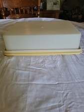 VTG Tupperware Cake Saver Treat Keeper Lg Rectangle Harvest Gold w Lid 622-3 USA
