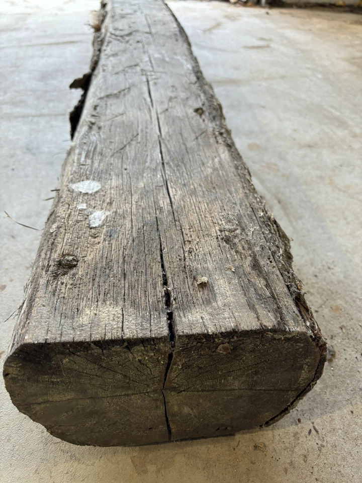 "Antiguo tronco de borde vivo de viga de castaño americano recuperado de 1778 95"" historia del manto" Foto 3 de 4