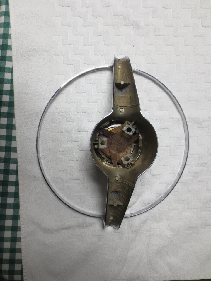 1956 DeSoto horn ring with button - Image 3 of 4