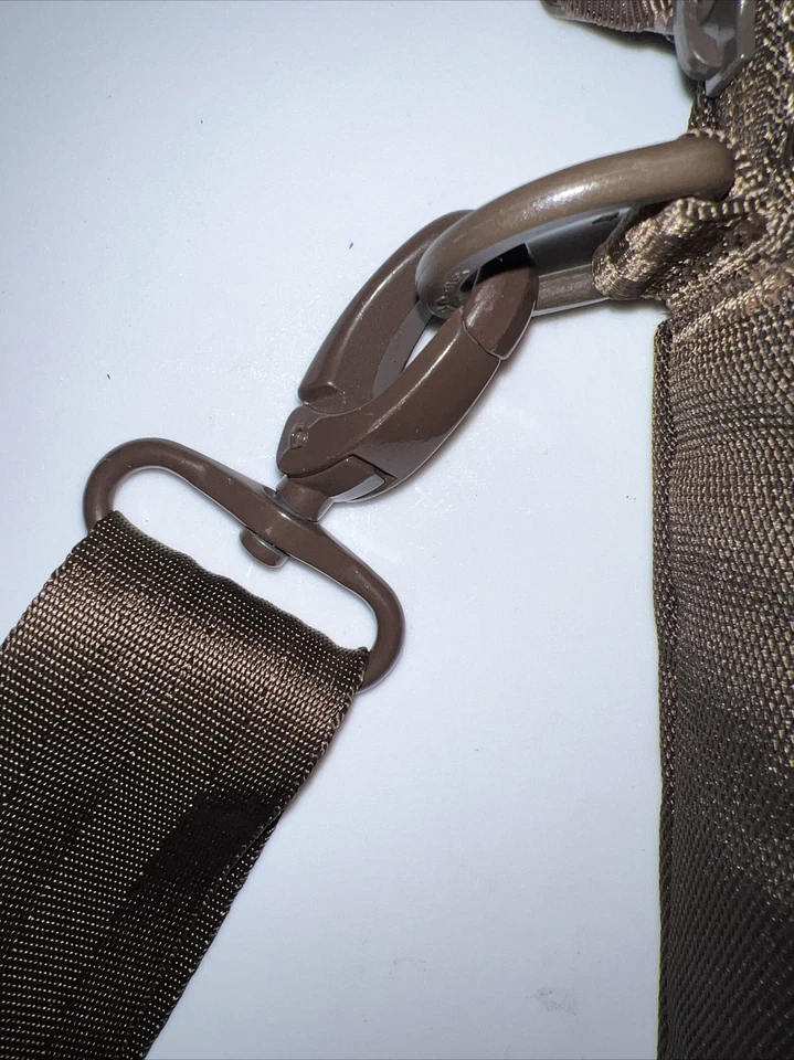 Laptop Messenger Shoulder Bag Brown College Computer Bag INCASE Multi pocket - Image 4 of 4