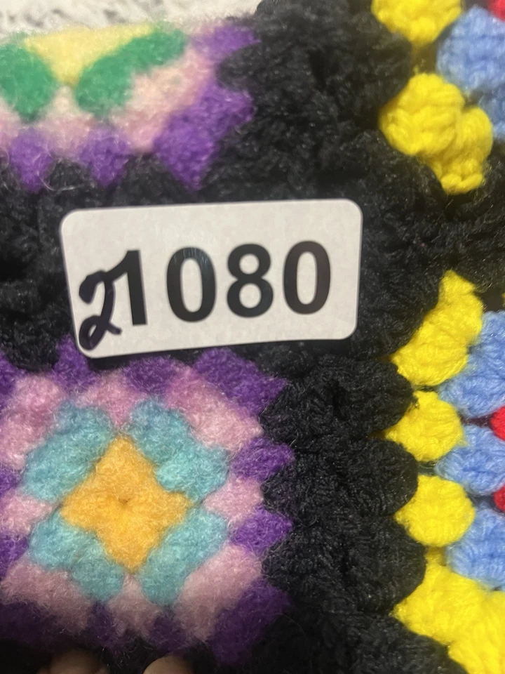 Manta cuadrada de ganchillo afgana 43x36 hecha a mano negra multicolor de colección Granny Foto 3 de 3