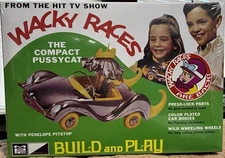 Wacky Races: Compact Pussycat Figure Snap Model Kit Penelope Pitstop 1/25 Scale