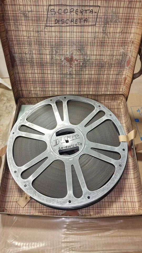proiettore cinema Fumeo in ottime condizioni. Bobine da vendere insieme o separa - Immagine 3 di 4