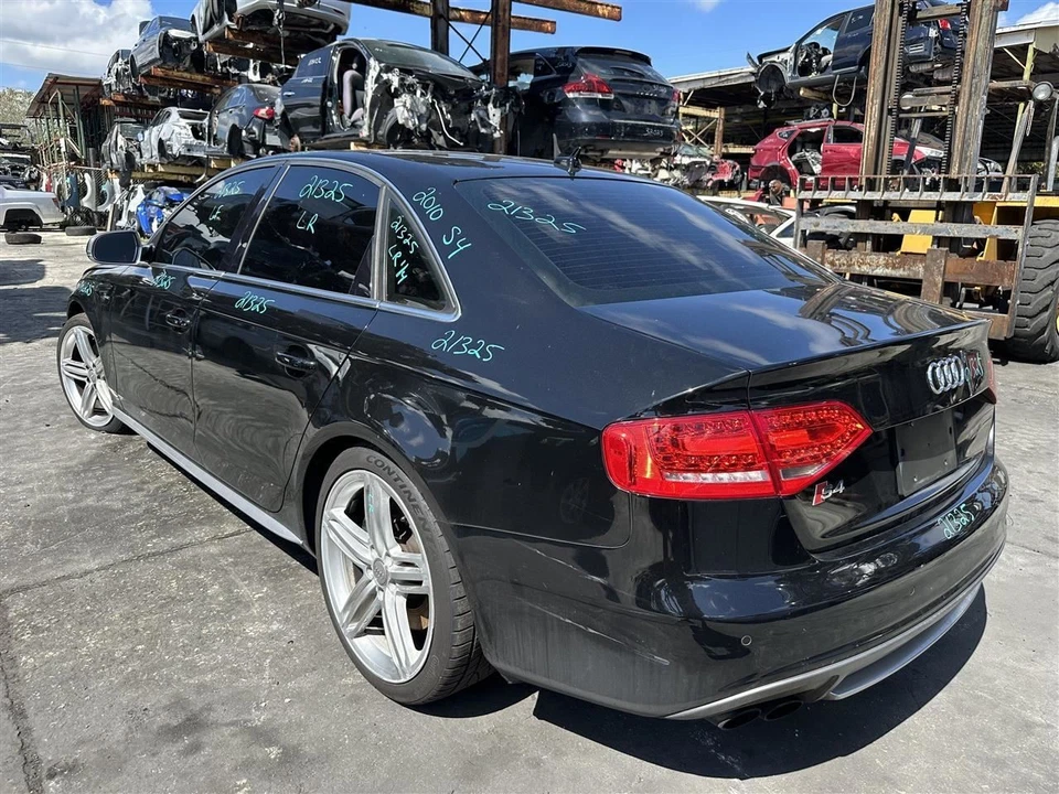 Bote de carbón de vapor de combustible 2010 11 12 Audi S4 8K0201801C Foto 4 de 4