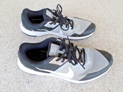 Nike Varsity Compete TR 3 Gray Turf Shoes. Men's 10.5 CJ0813-003