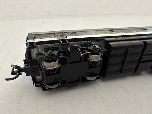 InterMountain N Scale EMD B Unit Dummy Locomotive Southern #4403 - Picture 5 of 7