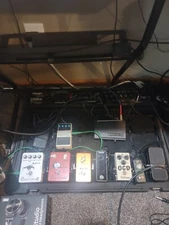 SKB STAGE 5 PRO PEDAL BOARD PREAMP 115/230V 1A 50WAmp Pedals Not Included