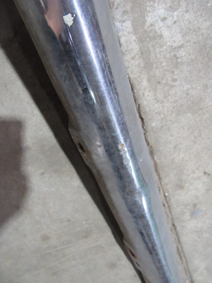 Chevrolet Impala Belair 1966 parachoques delantero centro cromo pieza central Foto 2 de 4