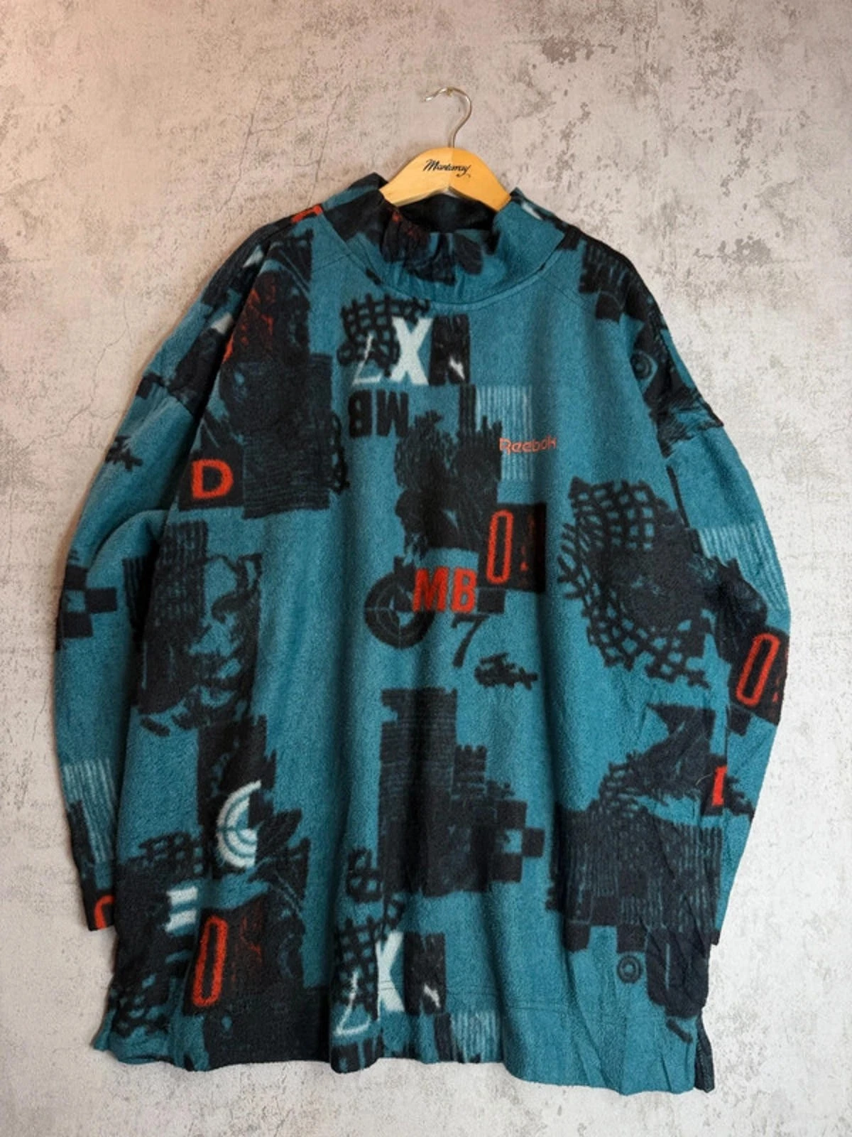 Reebok Patterned Fleece Jumper – Size L
