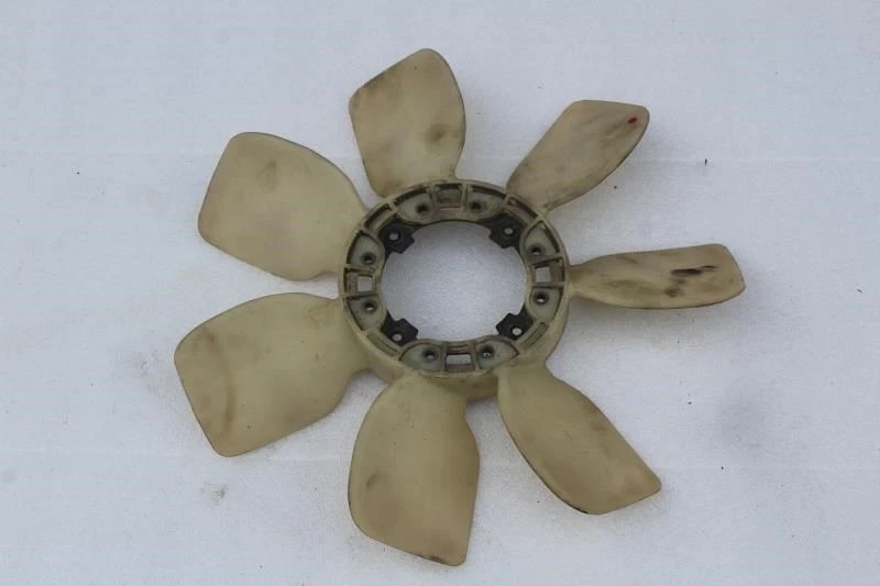 Toyota 4runner 2002 aspa del ventilador de refrigeración Foto 2 de 4