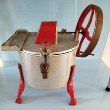 Machine A Laver Ancienne A Manivelle Pour Poupée