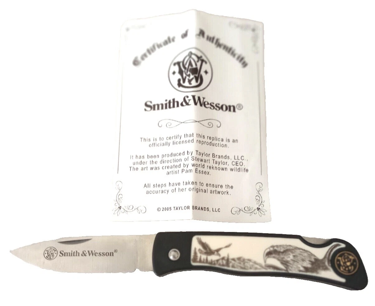 Smith & Wesson Lockback Black Collectible Folding Knives