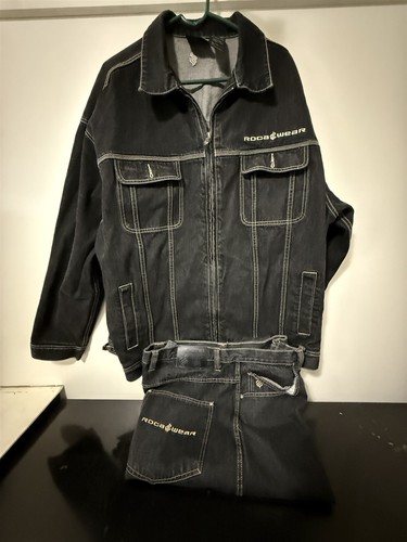 Set 2 pezzi vintage uomo Roca Wear jeans nero e giacca jeans chiusura cerniera 2XL