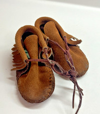 Vintage Infant Baby Brown suede Moccasins booties shoes slippers 4.5 X 2.0 Inch
