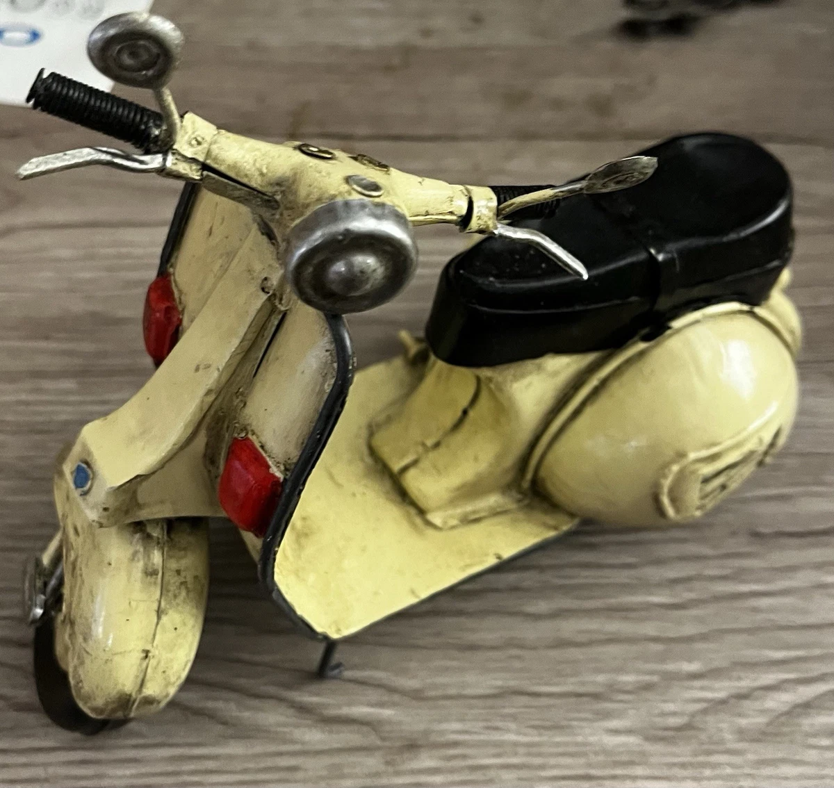 Figura Decorativa 20x10h Cm A Forma Di Moto In Metallo