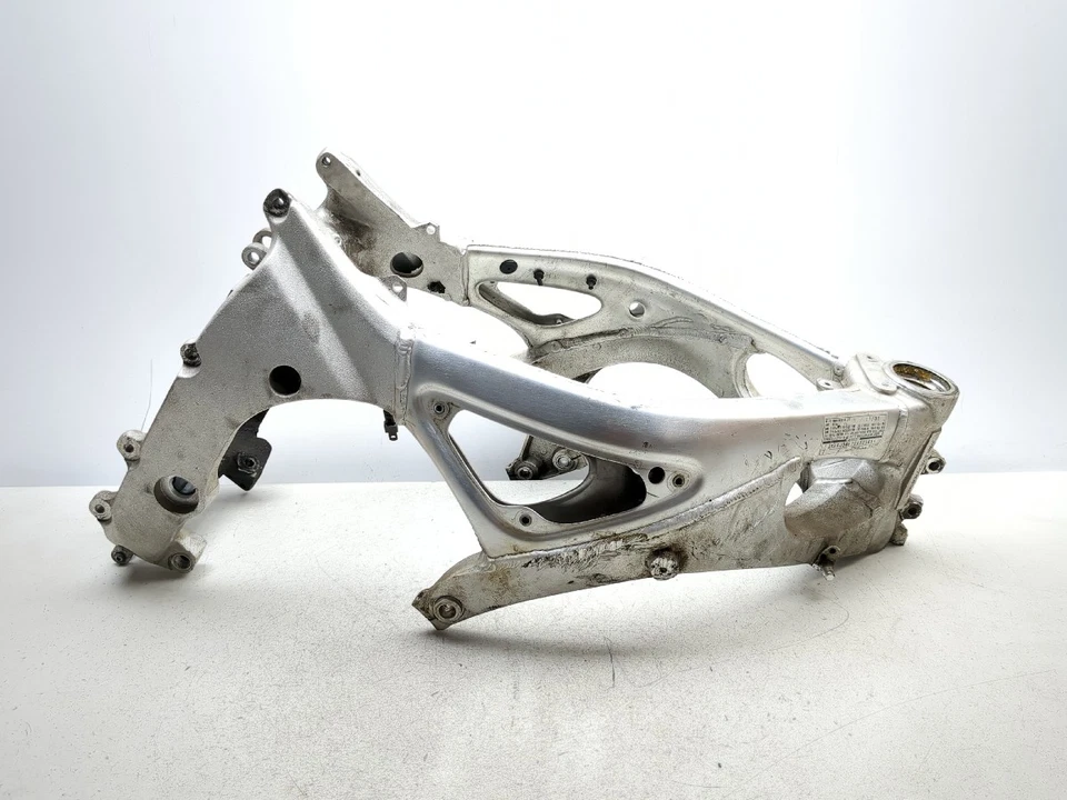 Chasis cuadro principal Yamaha YZF R6 99-02 SLVG recto Foto 2 de 4