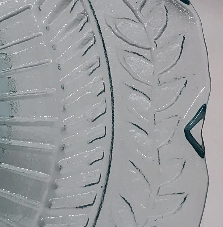 De Colección Aqua Turquesa Azul Depresión Vidrio Pastel Plato Pedestal Soporte Hoja de Laurel Foto 3 de 4