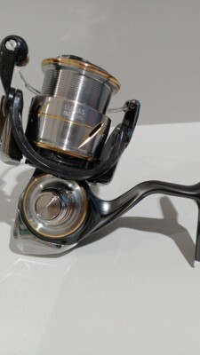 Direct from Japan Spinning reel DAIWA: 20LUVIAS FC LT 2000S