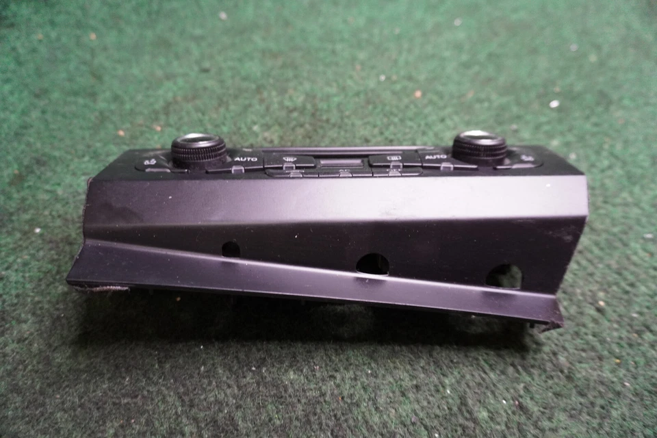 Audi A5 2011 control de CA OEM 8T1820043AQ Foto 2 de 4